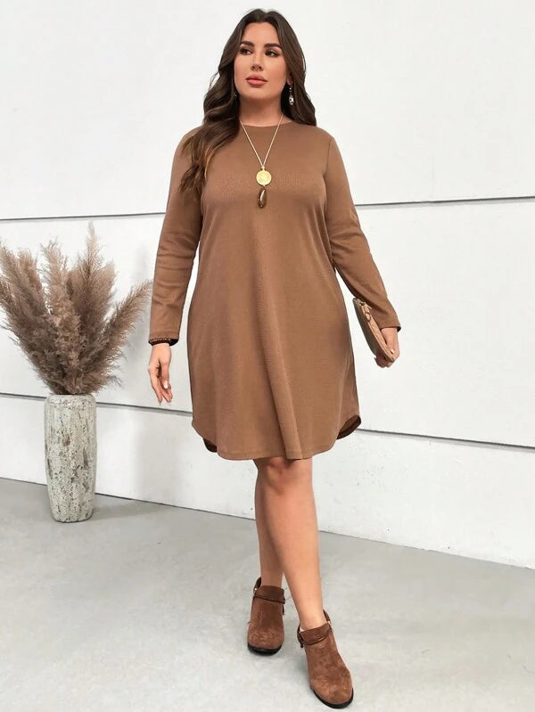 Vestido de Tricô Plus Size com Botão Atrás Luíza