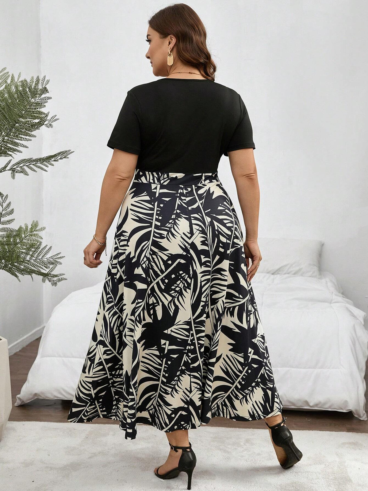 Vestido Plus Size Longo Manga Curta Joelma