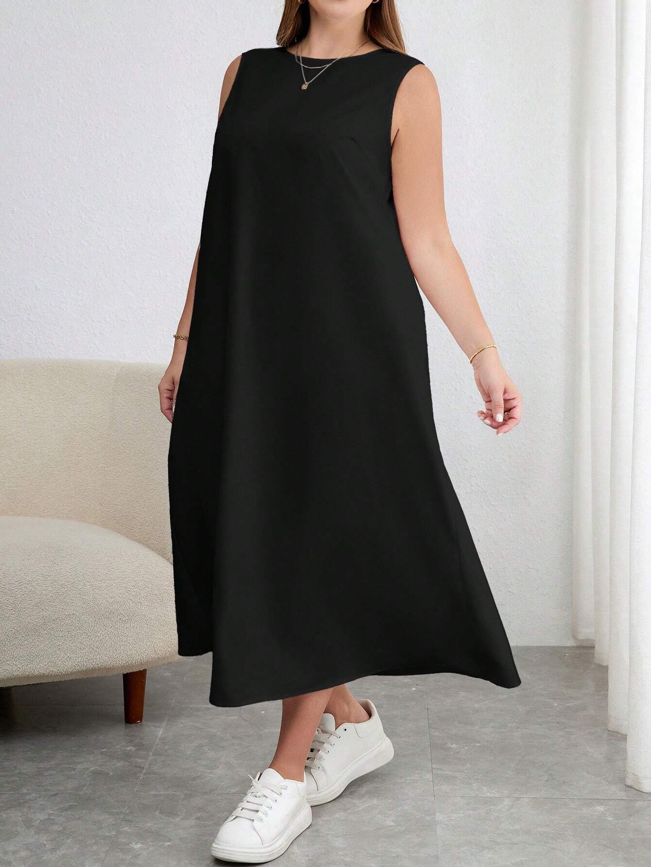 Vestido Plus Size Midi Solto Manga Curta Antonella