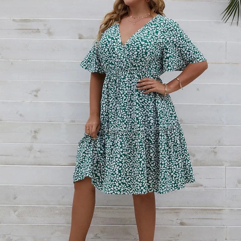 Vestido Plus Size Curto Lisa