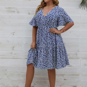 Vestido Plus Size Curto Lisa