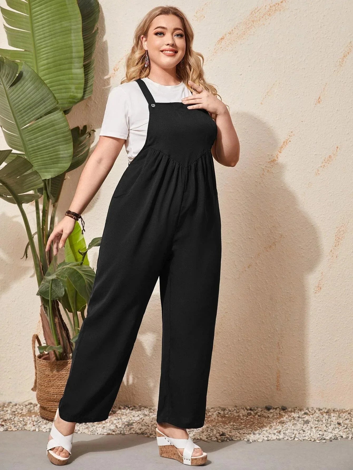 Macacão Feminino Plus Size Samanta